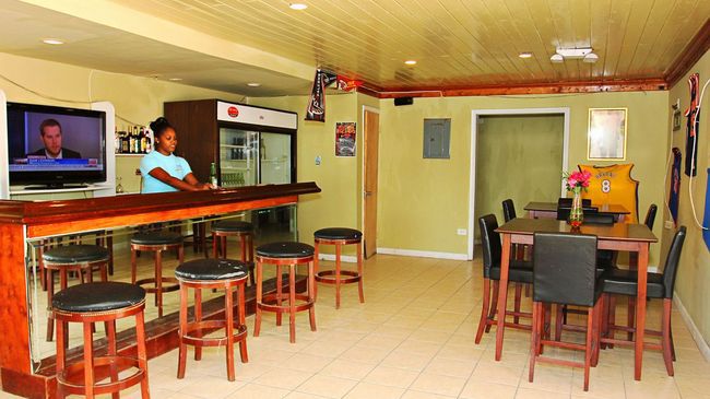 Two Turtles Resort Bahamas George Town Restoran gambar